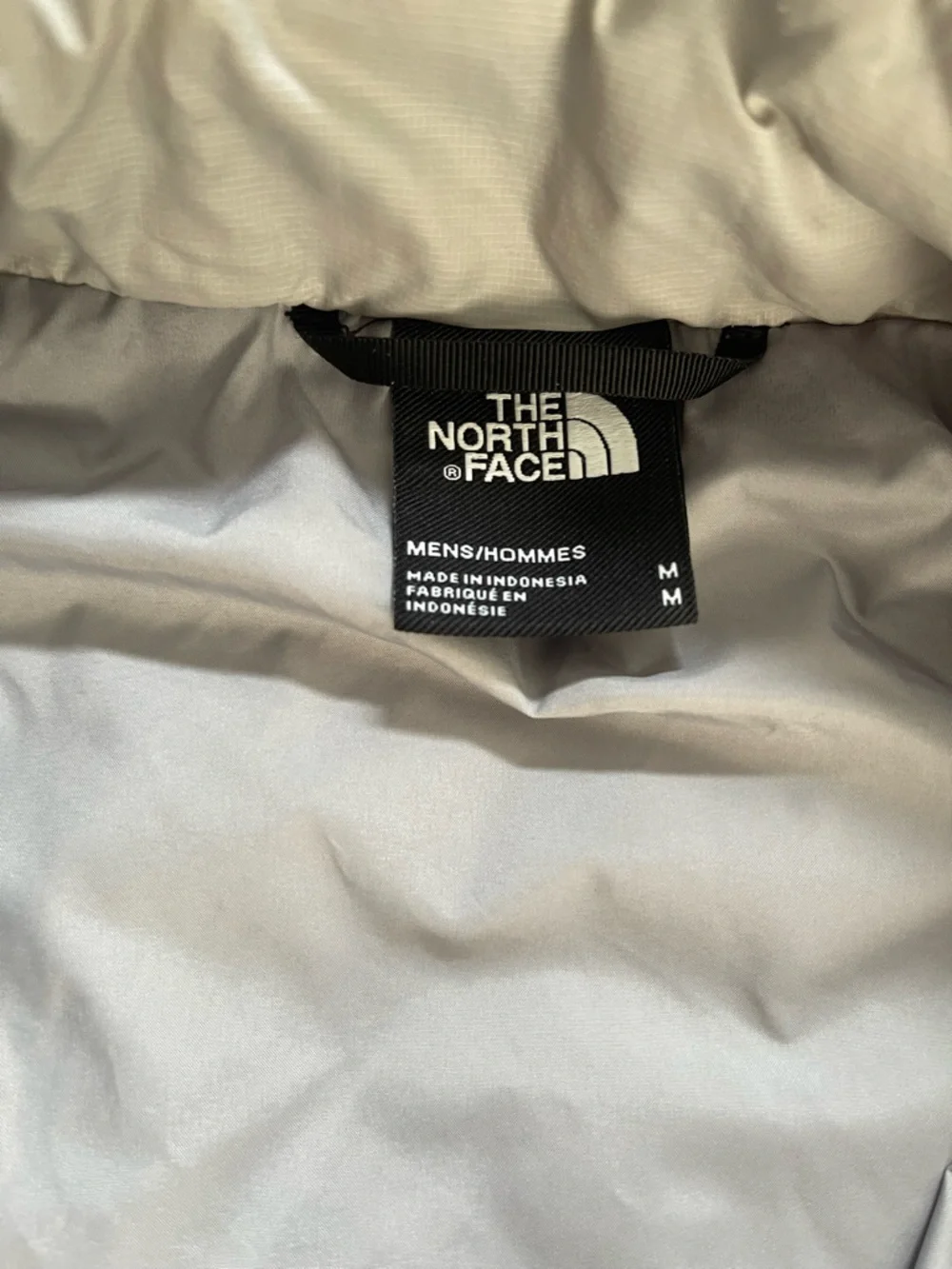 Mens North Face Thermoball Jacket, Size Medium - Picture 4 of 4